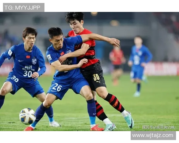 上海足球队状态分析与未来展望聚焦球队表现与战术调整 上海足球队状态分析与未来展望聚焦球队表现与战术调整