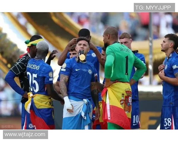 足球明星在关键时刻踢丢点球引发球迷热议赛场失误成焦点