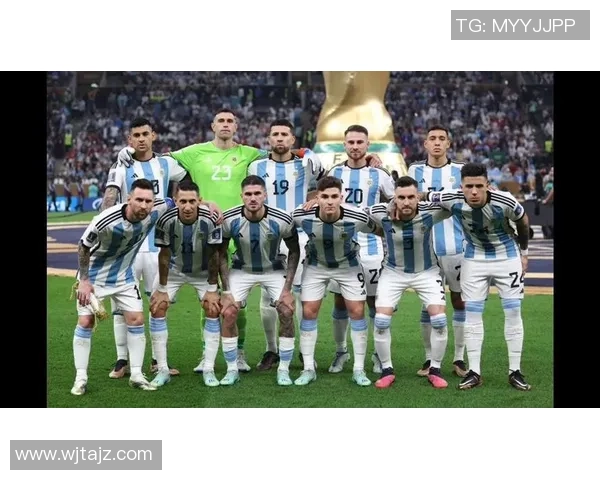 2022年足球明星阵容回顾与分析各大球星表现与战术风格探讨