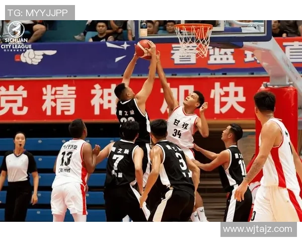 赛后分析:成都篮球队与广州篮球队的团队协作表现及其影响因素探讨 赛后分析:成都篮球队与广州篮球队的团队协作表现及其影响因素探讨