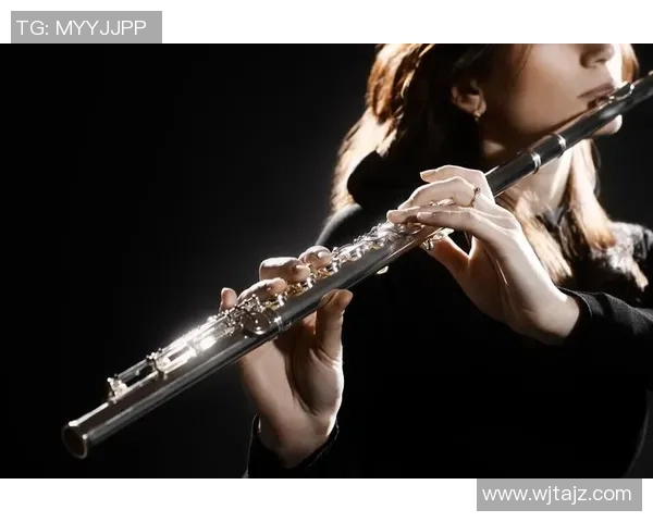 足球明星们的音乐才华揭秘哪些球员会演奏乐器让人惊讶 足球明星们的音乐才华揭秘哪些球员会演奏乐器让人惊讶